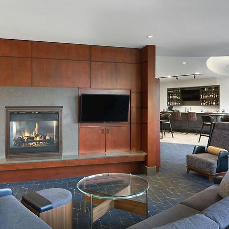Courtyard by Marriott Saratoga Springs Hotell Exteriör bild