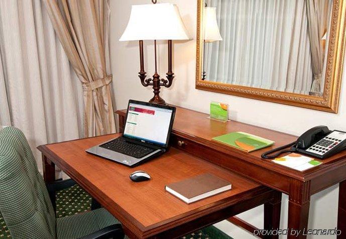 Courtyard by Marriott Saratoga Springs Hotell Rum bild