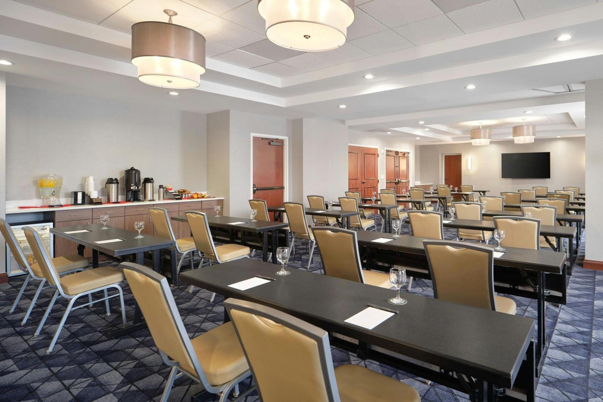 Courtyard by Marriott Saratoga Springs Hotell Exteriör bild