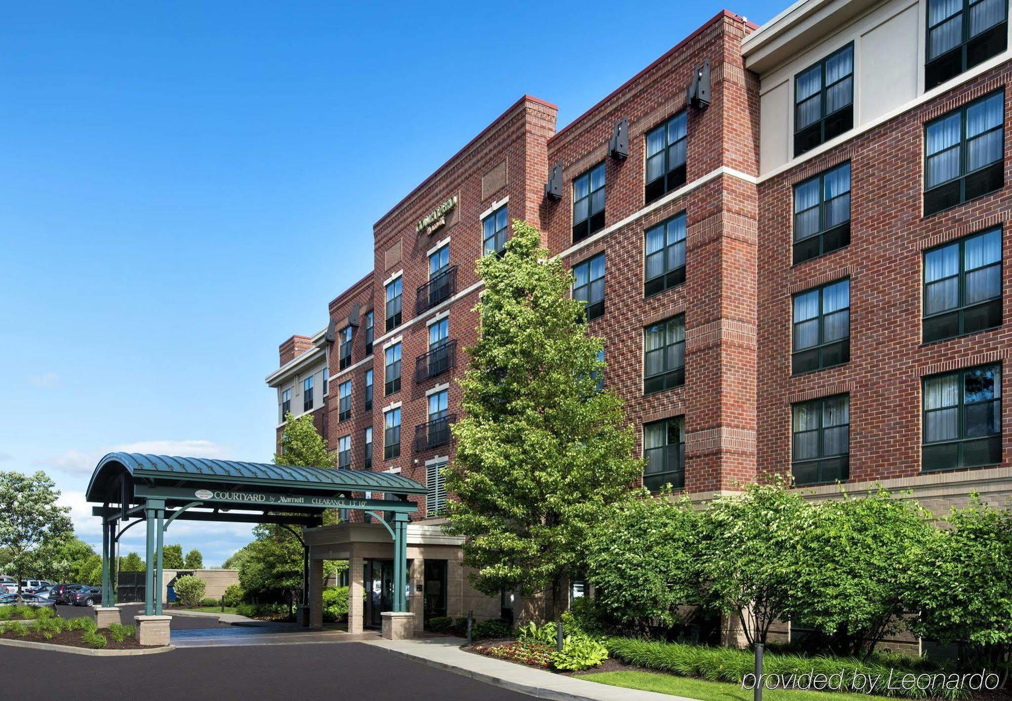 Courtyard by Marriott Saratoga Springs Hotell Exteriör bild